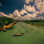 জাফলংয়ে নদীর মনোরম দৃশ্য