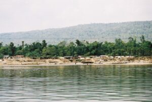 জাফলং বিজিবি ক্যাম্প থেকে পাহাড়ের দৃশ্য