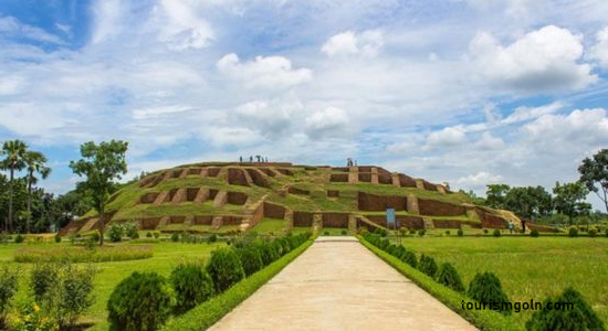 প্রাচীন পুরাকীর্তি মহাস্থানগড়