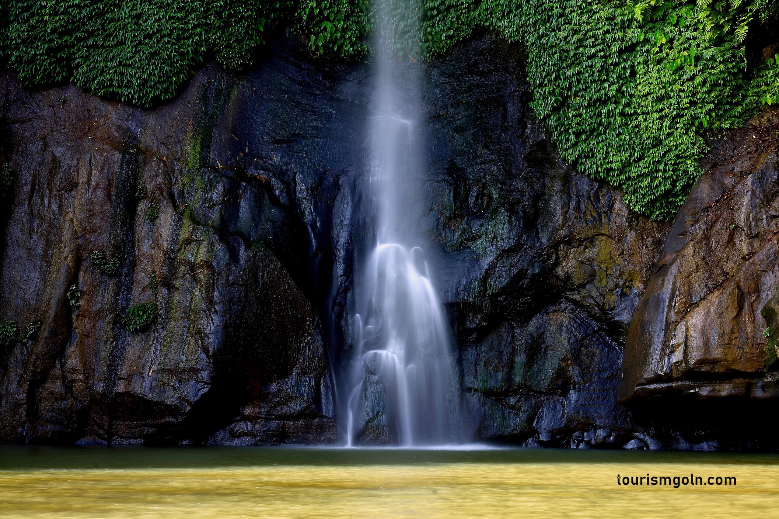 মাধবকুন্ড জলপ্রপাত